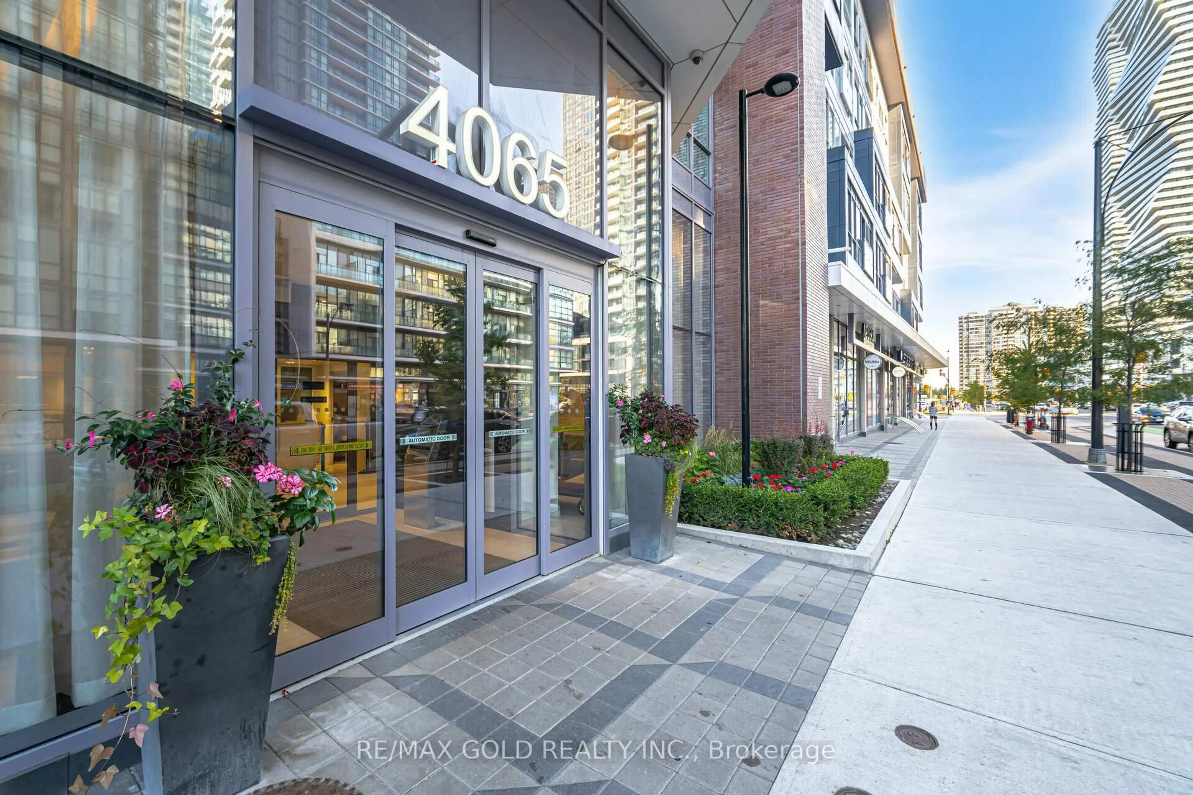 Unknown for 4065 Confederation Pkwy #802, Mississauga Ontario L5B 0L4