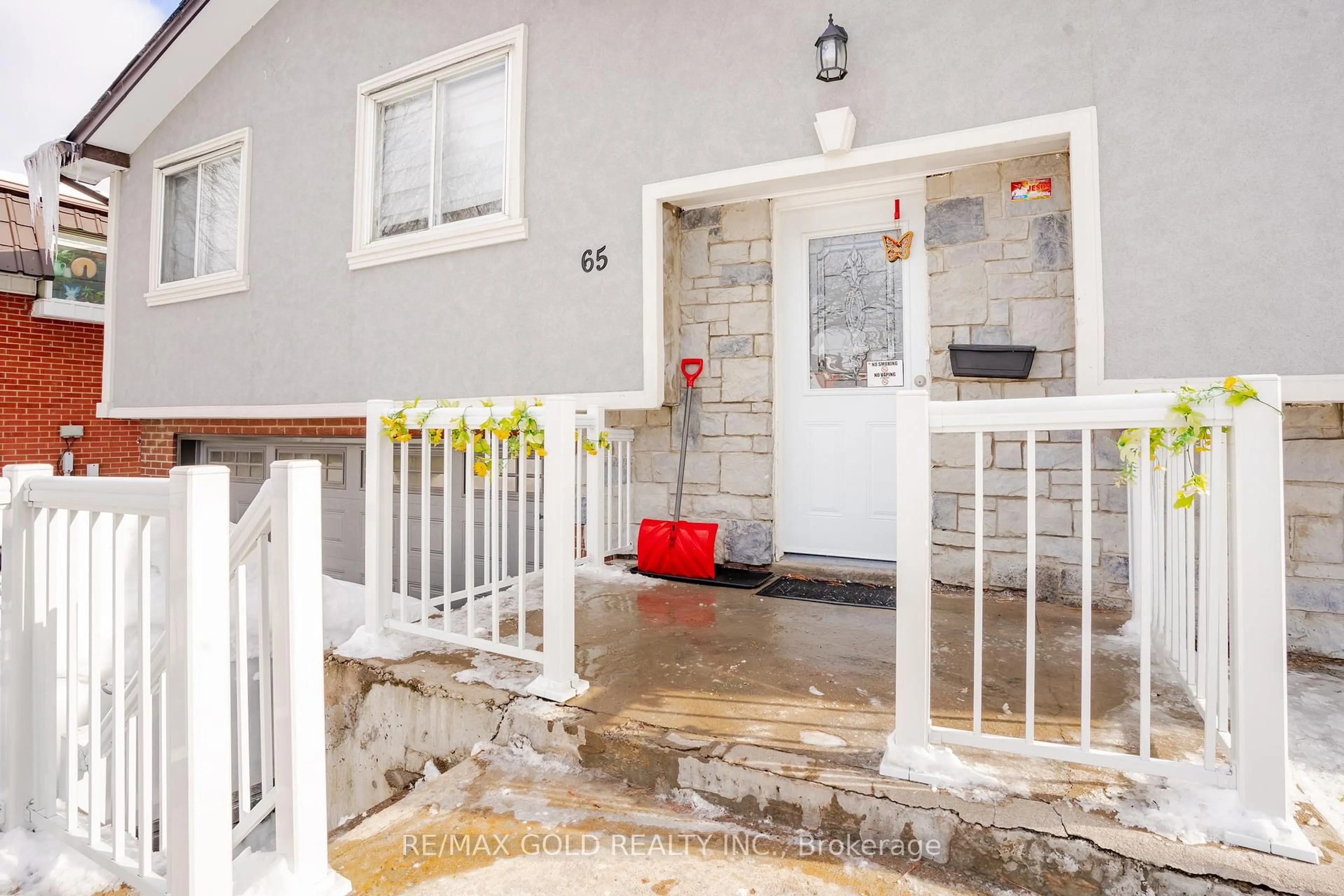 Indoor foyer for 65 Abell Dr, Brampton Ontario L6V 2W1