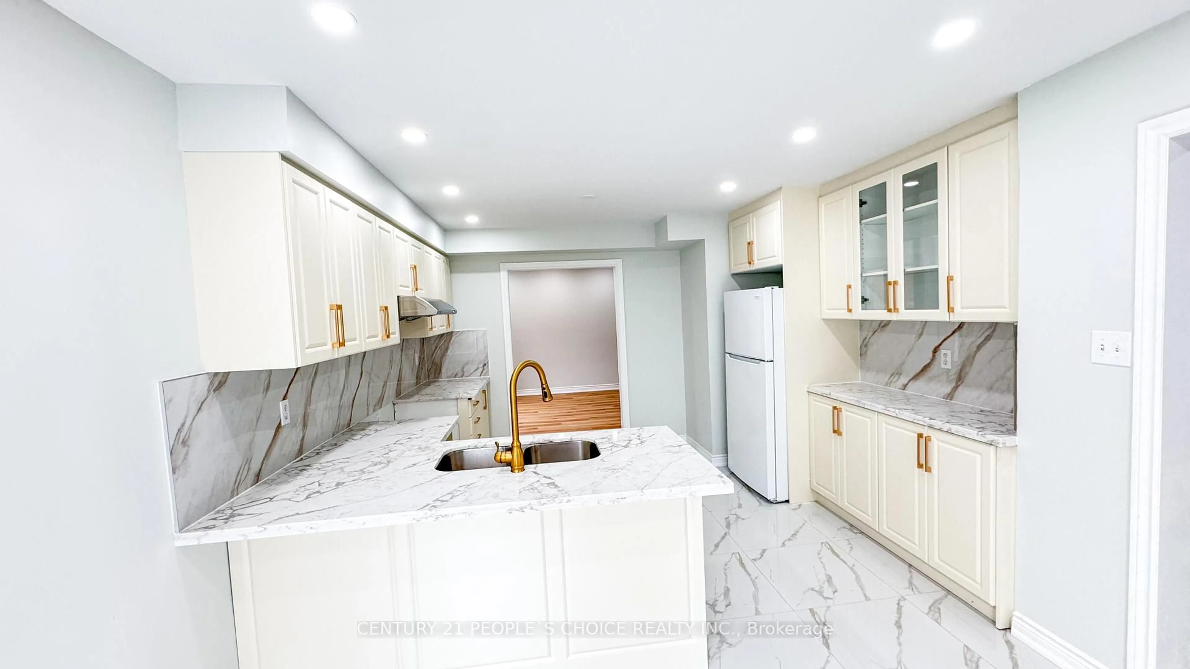 Contemporary kitchen, ceramic/tile floor for 3 Bison Run Rd, Brampton Ontario L6R 1S2
