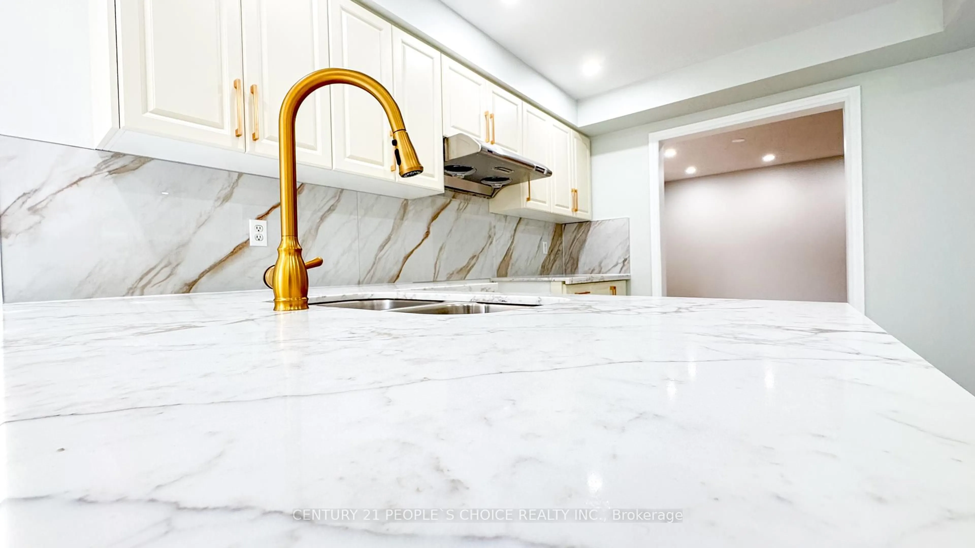 Contemporary kitchen, ceramic/tile floor for 3 Bison Run Rd, Brampton Ontario L6R 1S2