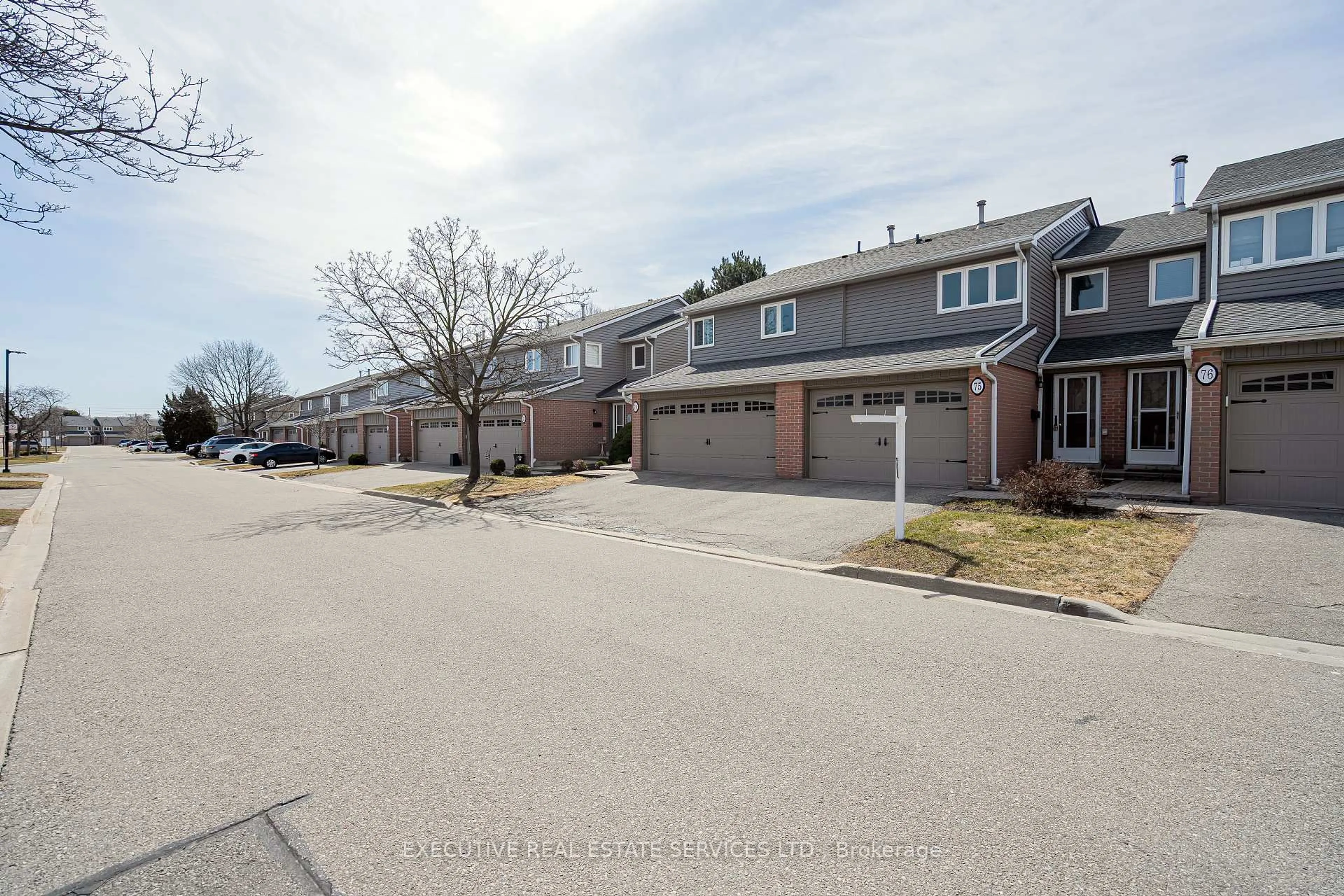 A pic from outside/outdoor area/front of a property/back of a property/a pic from drone, street for 3125 Fifth Line Rd #75, Mississauga Ontario L5L 3S8
