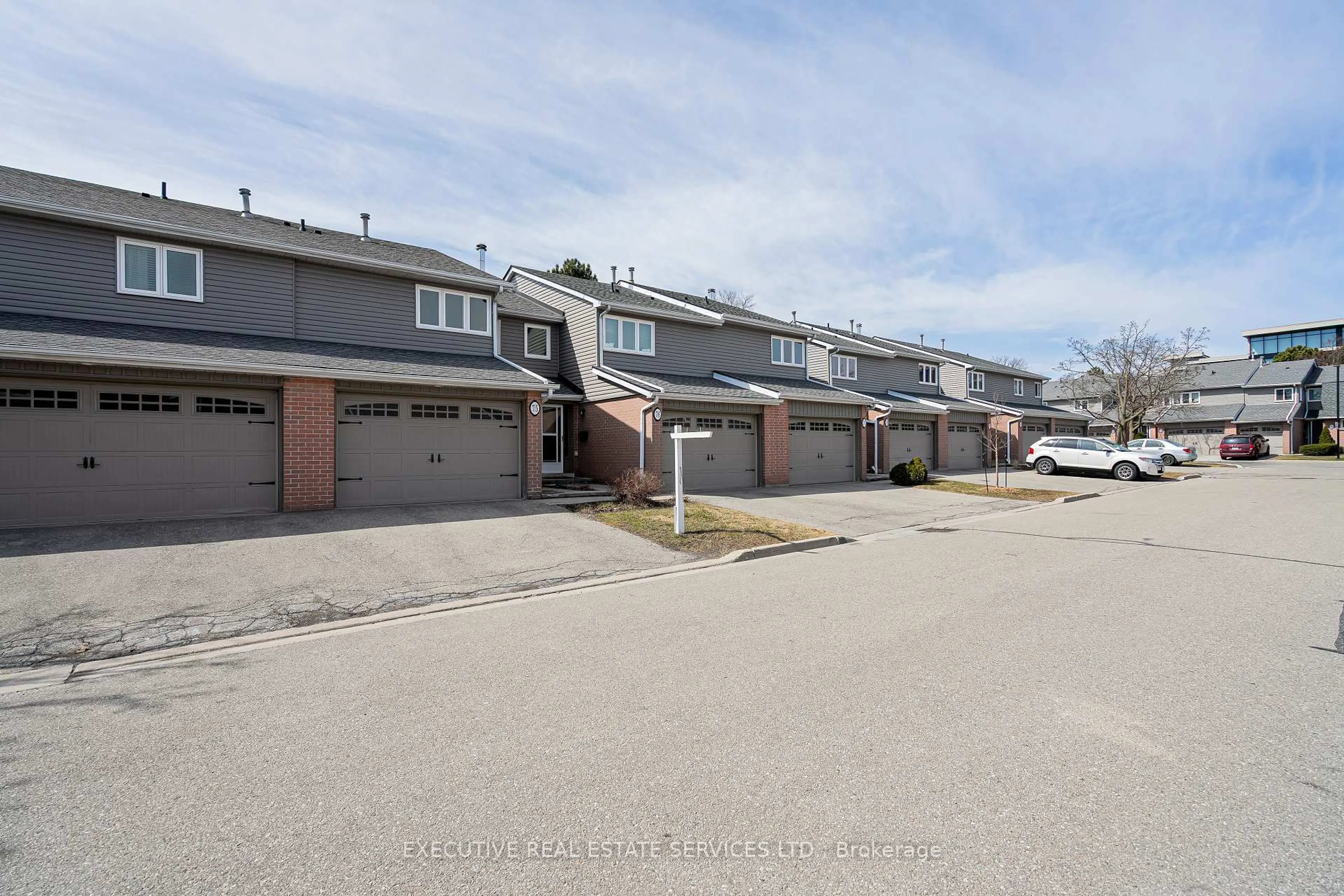 A pic from outside/outdoor area/front of a property/back of a property/a pic from drone, street for 3125 Fifth Line Rd #75, Mississauga Ontario L5L 3S8