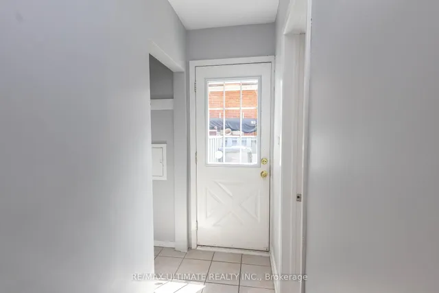 Additional property image - 3641 Holden Cres
