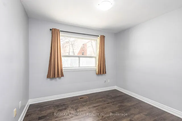 Additional property image - 3641 Holden Cres