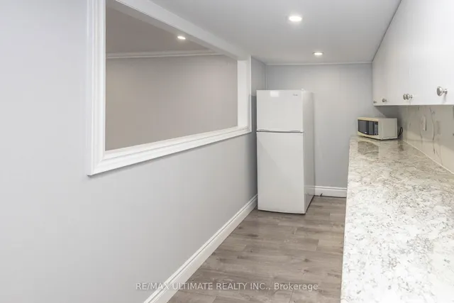 Additional property image - 3641 Holden Cres
