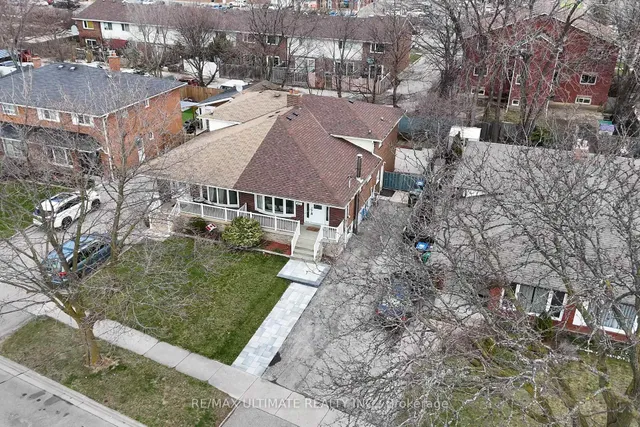 Additional property image - 3641 Holden Cres
