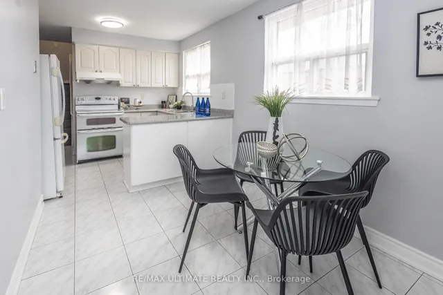 Additional property image - 3641 Holden Cres