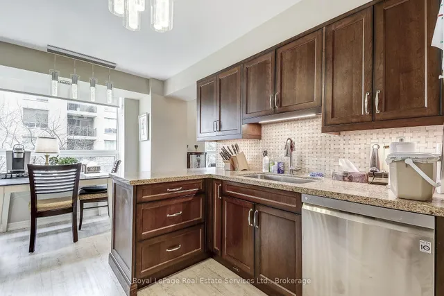 Additional property image - 100 Burloak Dr Unit 2212