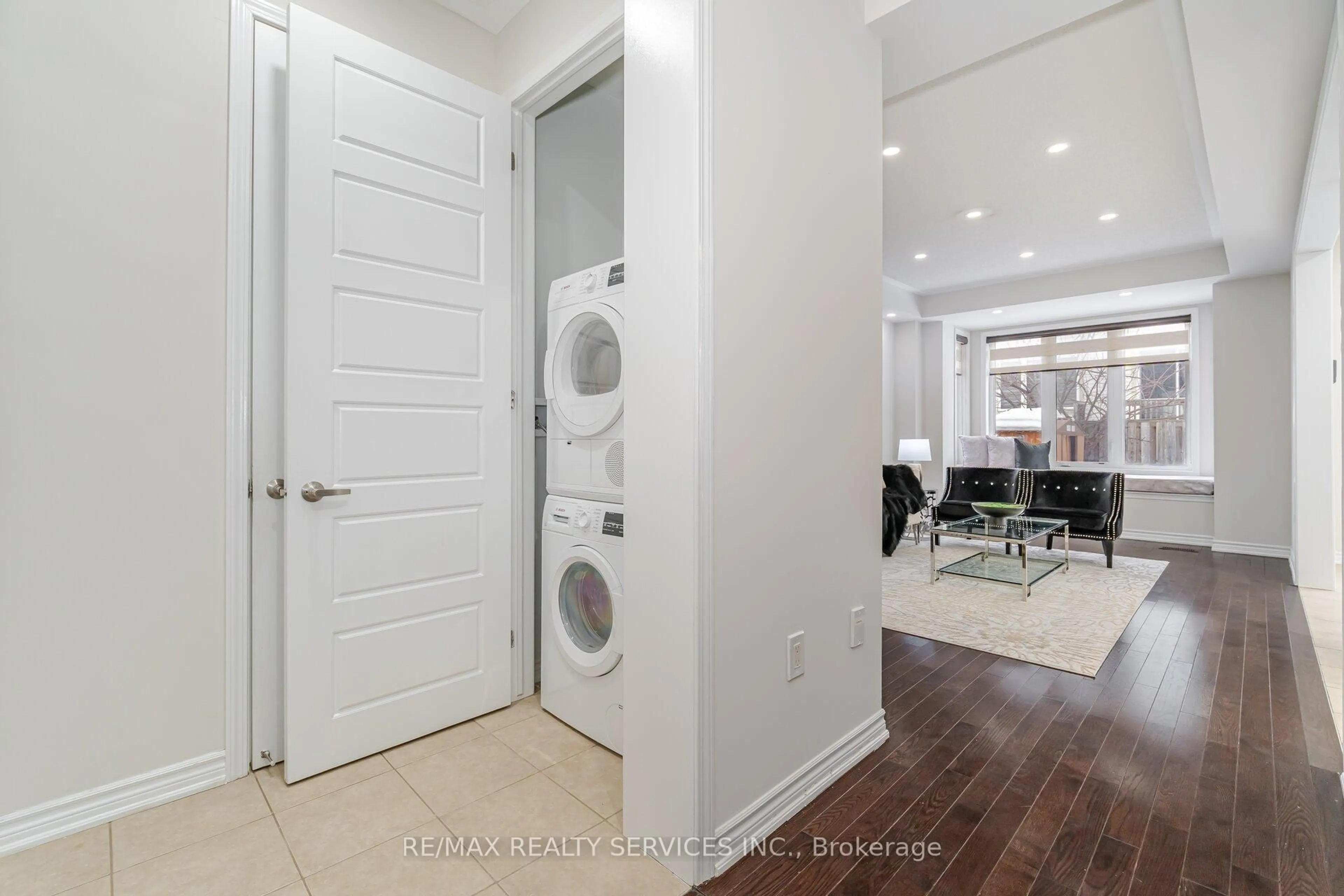 Indoor entryway for 29 Bonsai Lane, Brampton Ontario L7A 0T9