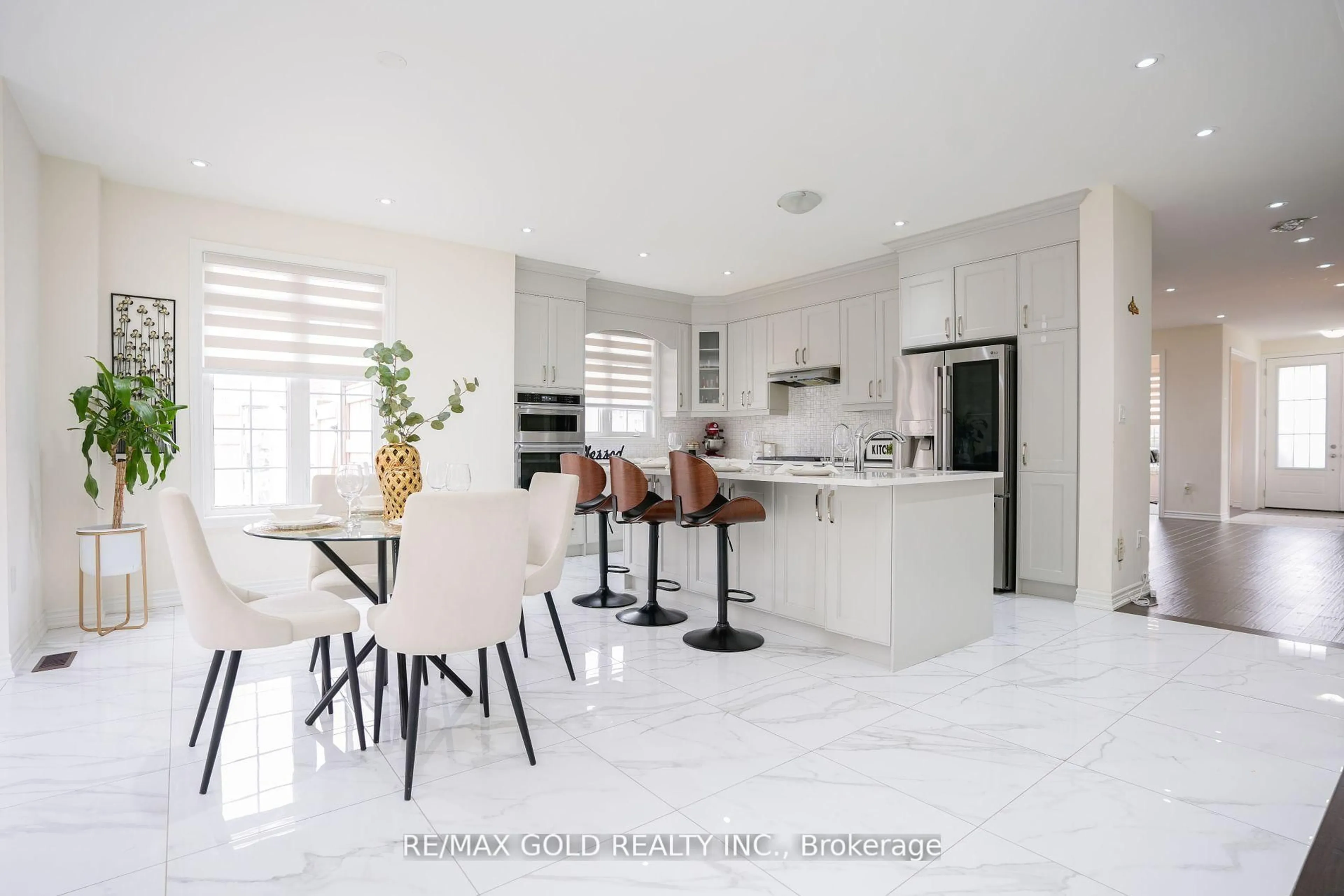 Contemporary kitchen, ceramic/tile floor for 1 Goodview Dr, Brampton Ontario L6R 4C5