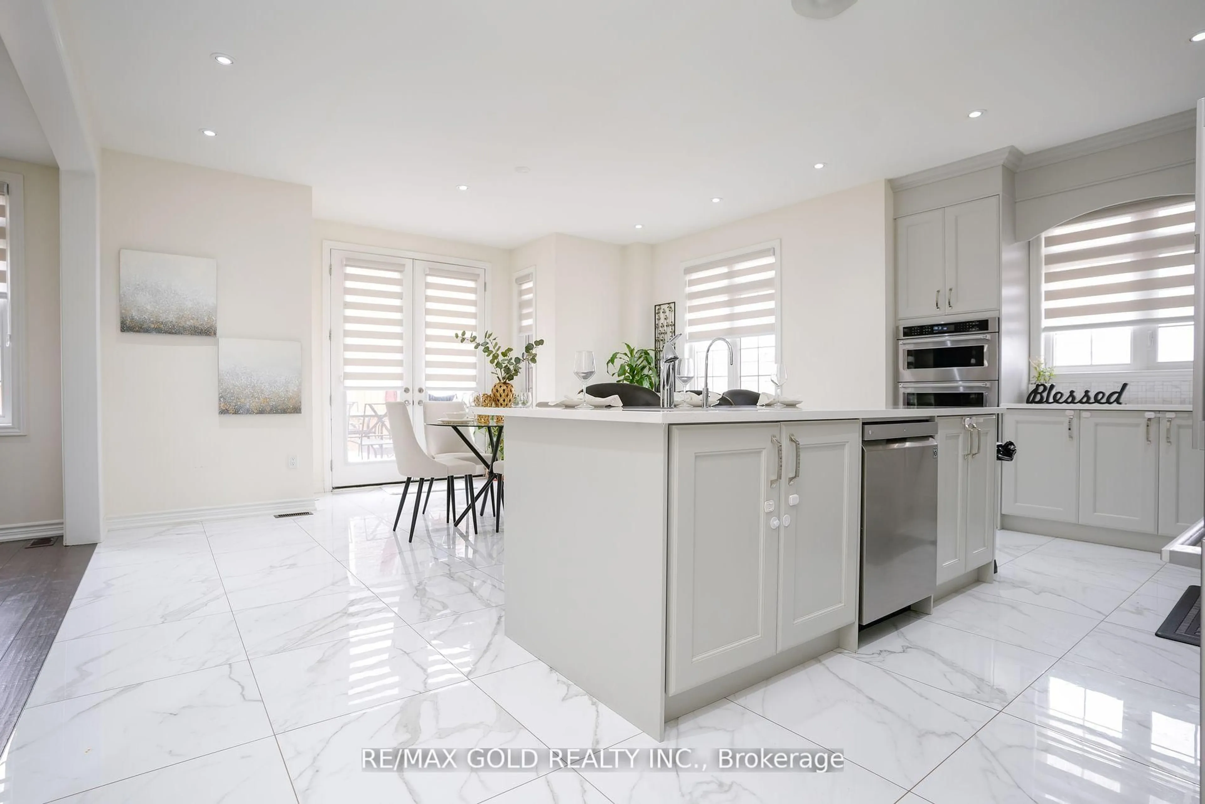 Contemporary kitchen, ceramic/tile floor for 1 Goodview Dr, Brampton Ontario L6R 4C5