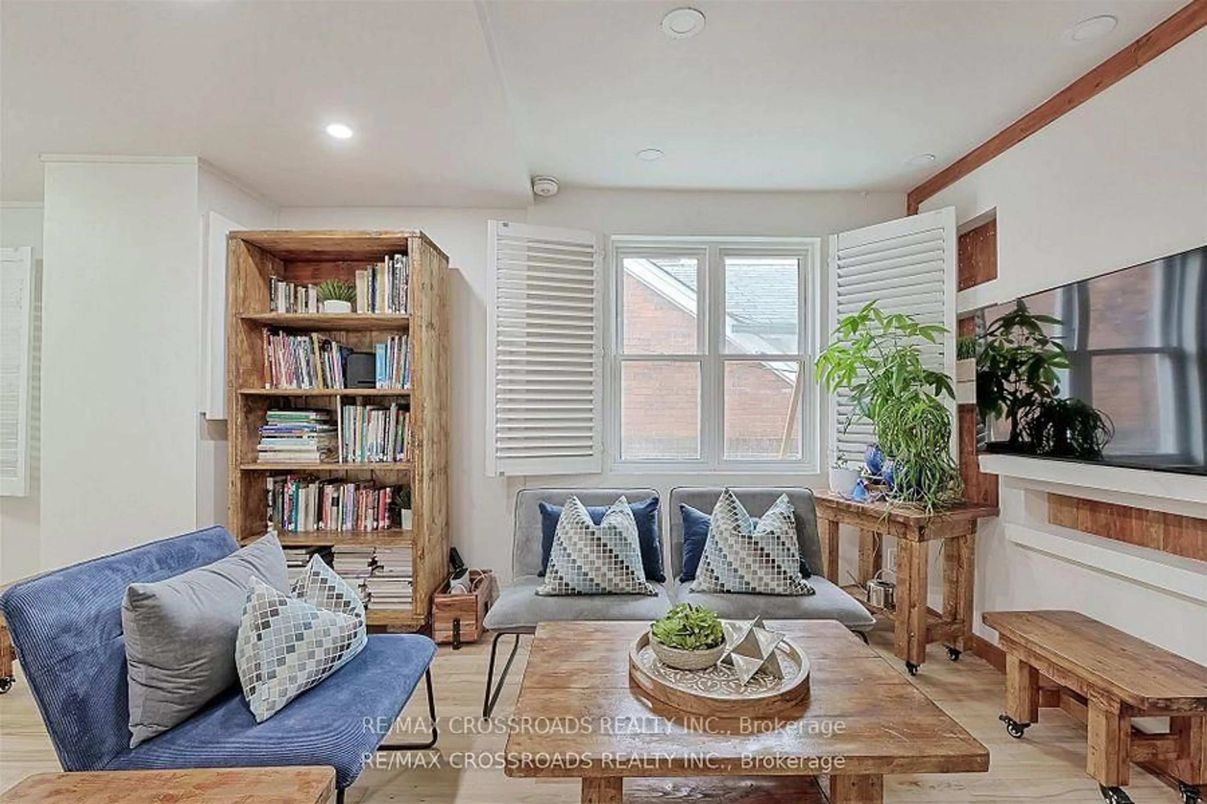 Living room with furniture, unknown for 105 Runnymede Rd, Toronto Ontario M6S 2Y4
