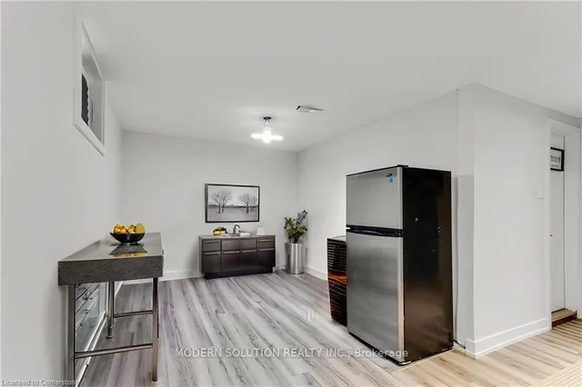 Additional property image - 3 Hartsdale Dr