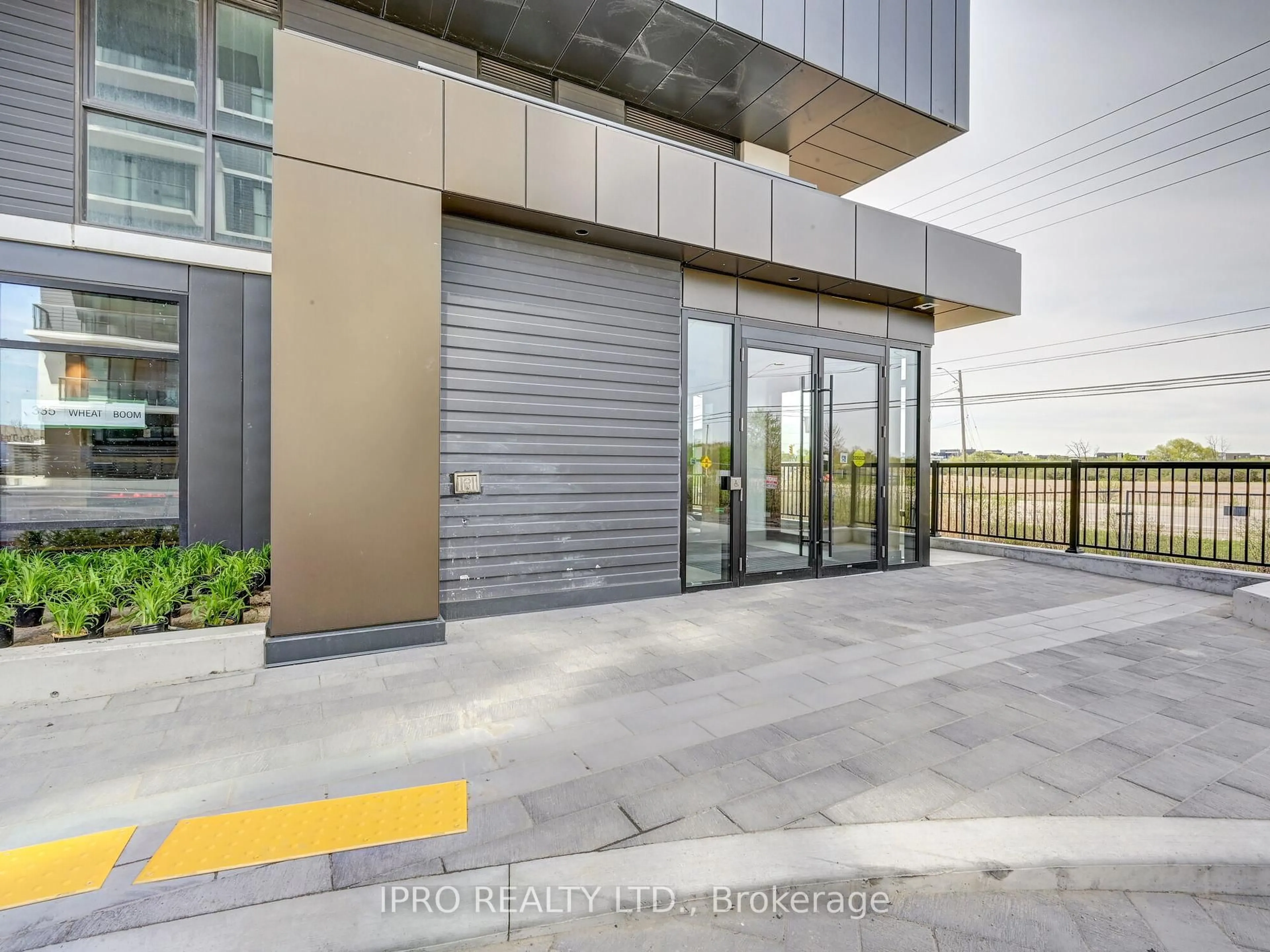 Indoor foyer for 335 Wheat Boom Dr #603, Oakville Ontario L6H 7Y1
