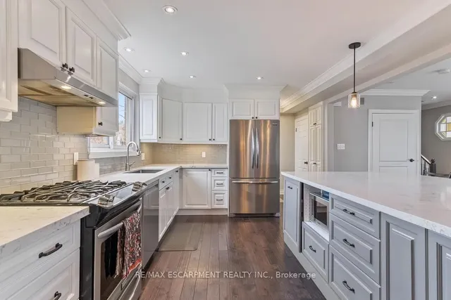 Additional property image - 516 Falgarwood Dr