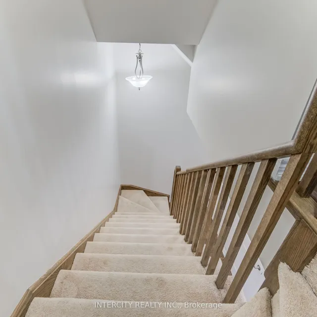 Additional property image - 2205 LILLYKIN St Unit 4
