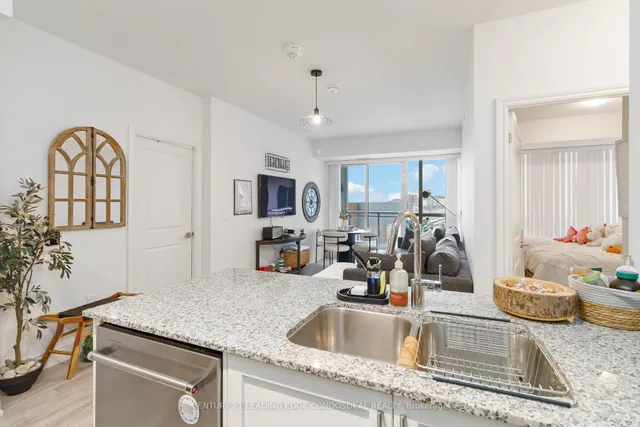 Additional property image - 1050 Main St Unit 502