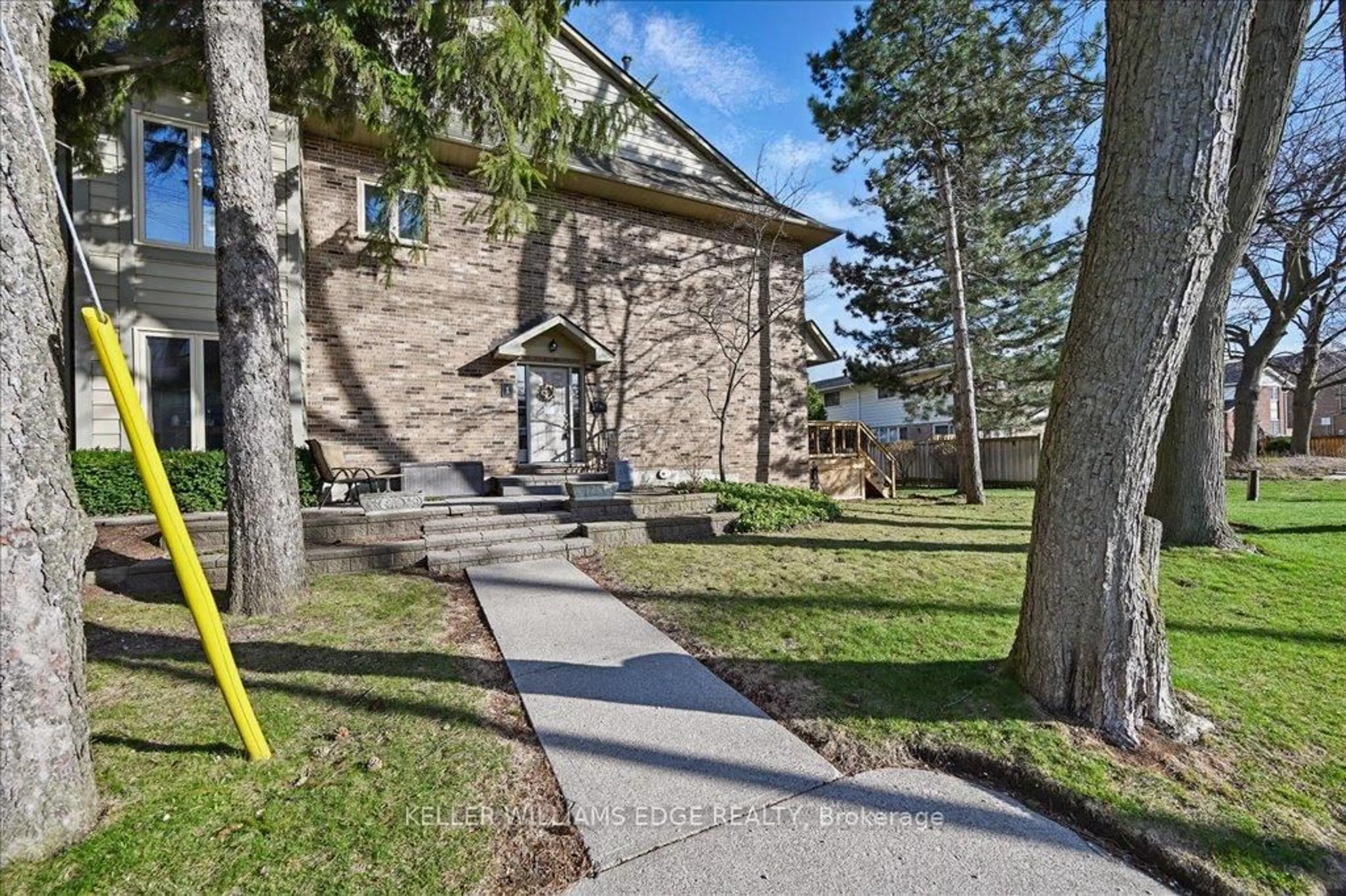Unknown for 3230 New St #1, Burlington Ontario L7N 1M8