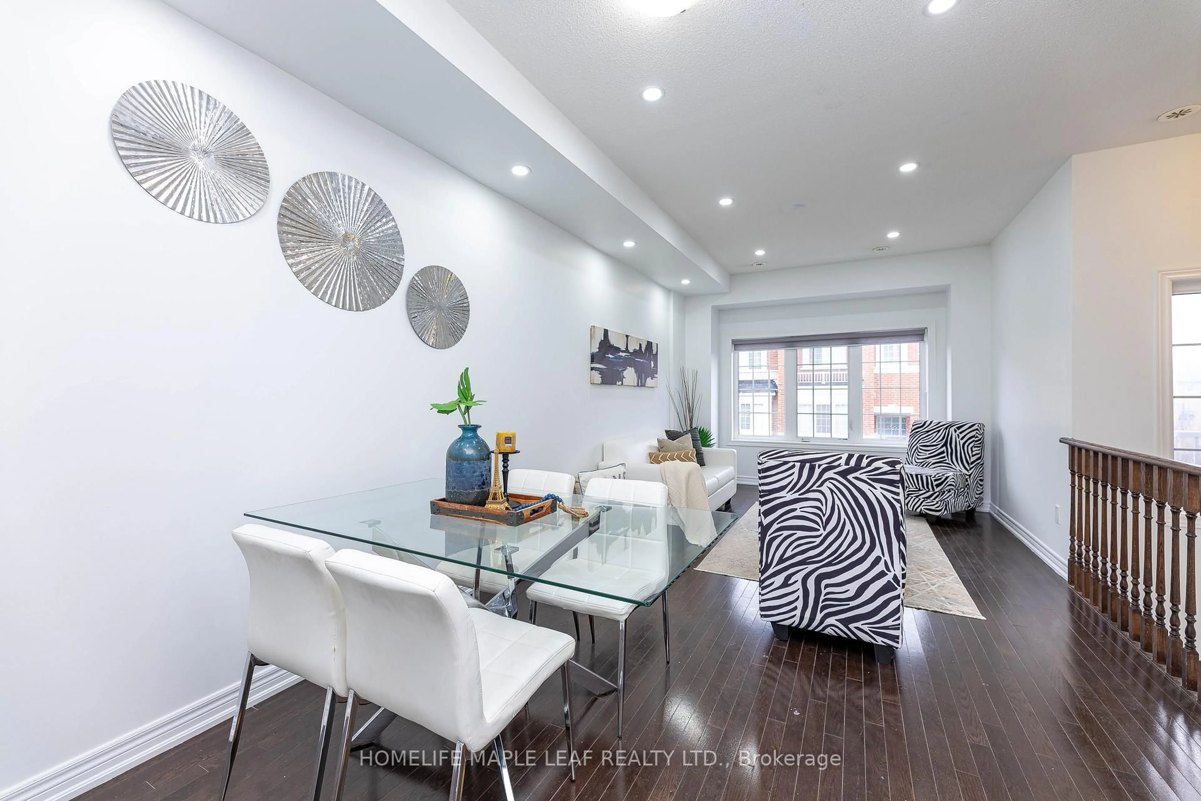 Dining room, unknown for 2 Cedarland Rd, Brampton Ontario L6Y 6E5