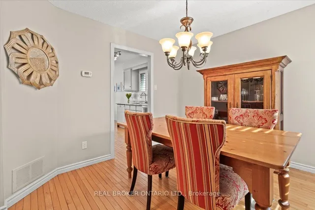 Additional property image - 2257 Silverbirch Crt