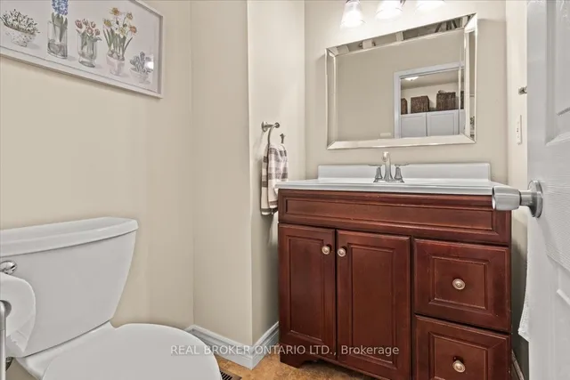 Additional property image - 2257 Silverbirch Crt