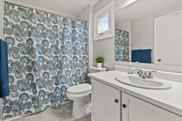 Additional property image - 2257 Silverbirch Crt