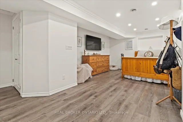 Additional property image - 2257 Silverbirch Crt