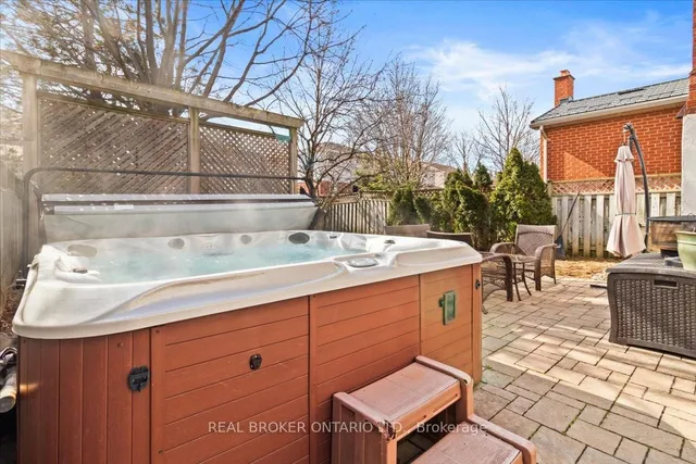 Additional property image - 2257 Silverbirch Crt