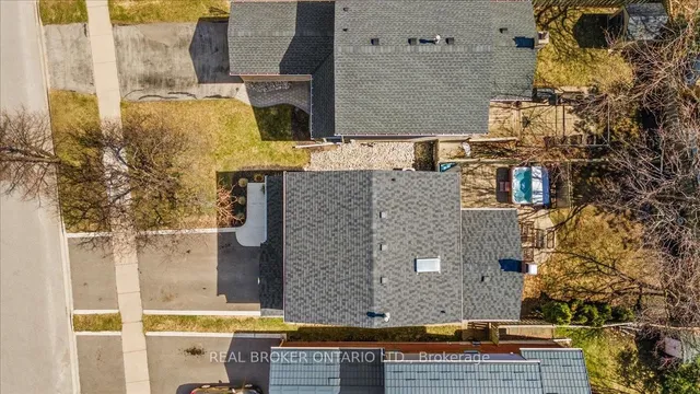 Additional property image - 2257 Silverbirch Crt