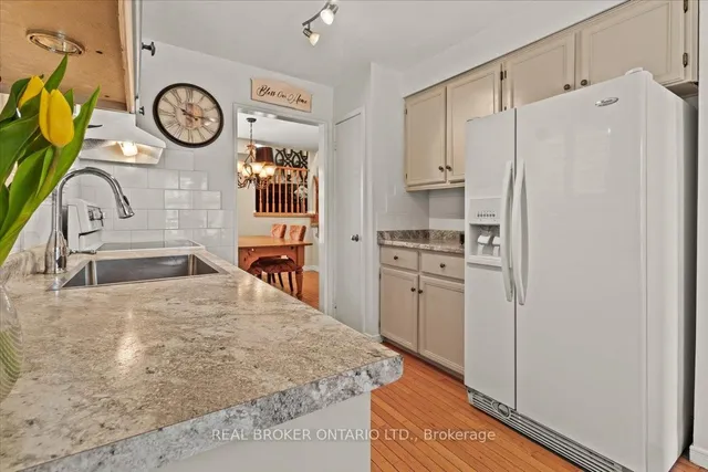 Additional property image - 2257 Silverbirch Crt