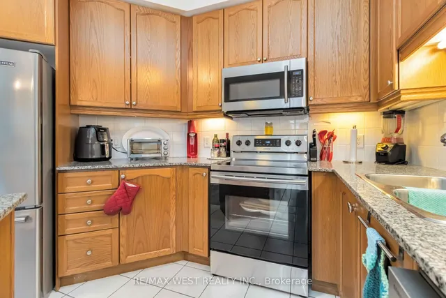 Additional property image - 80 Absolute Ave Unit 406