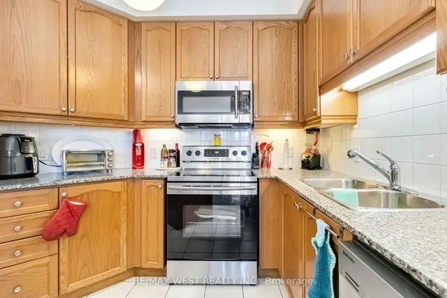 Additional property image - 80 Absolute Ave Unit 406