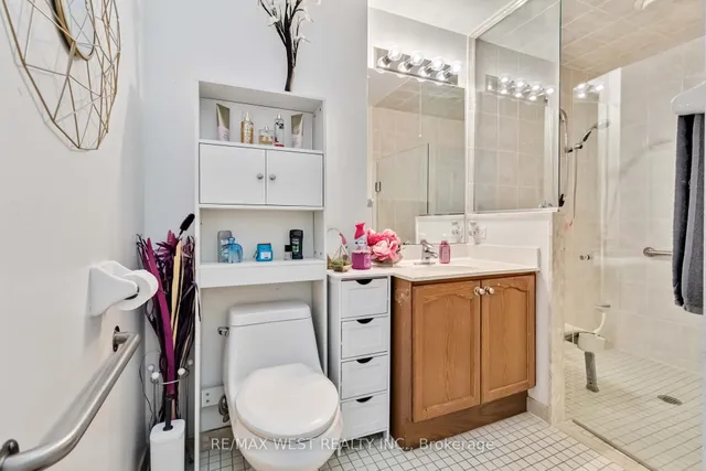 Additional property image - 80 Absolute Ave Unit 406