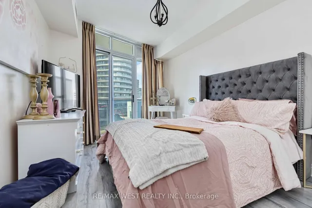 Additional property image - 80 Absolute Ave Unit 406