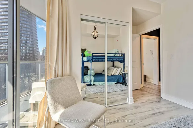 Additional property image - 80 Absolute Ave Unit 406