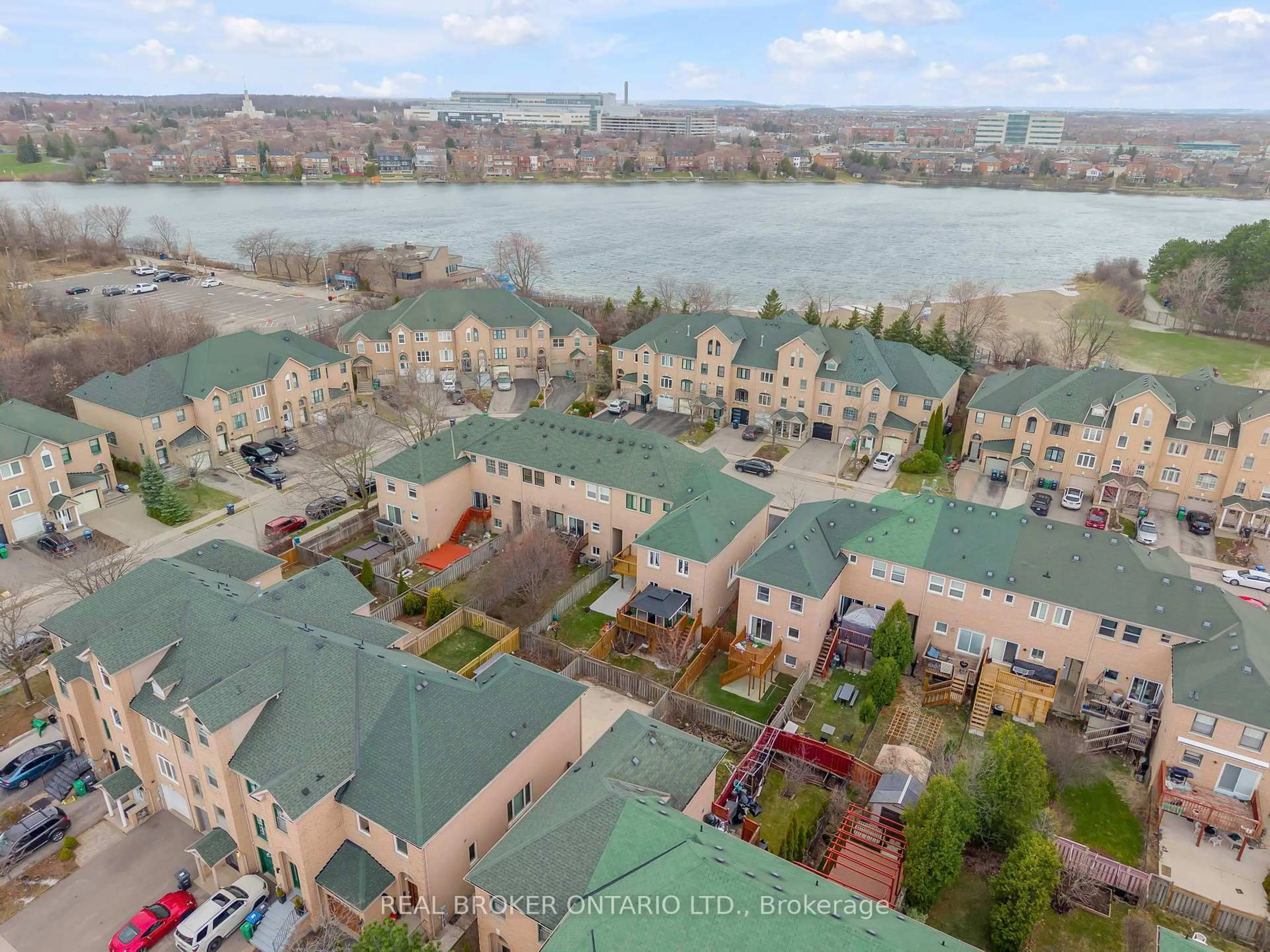 A pic from outside/outdoor area/front of a property/back of a property/a pic from drone, water/lake/river/ocean view for 85 Provincial Pl, Brampton Ontario L6S 6C5