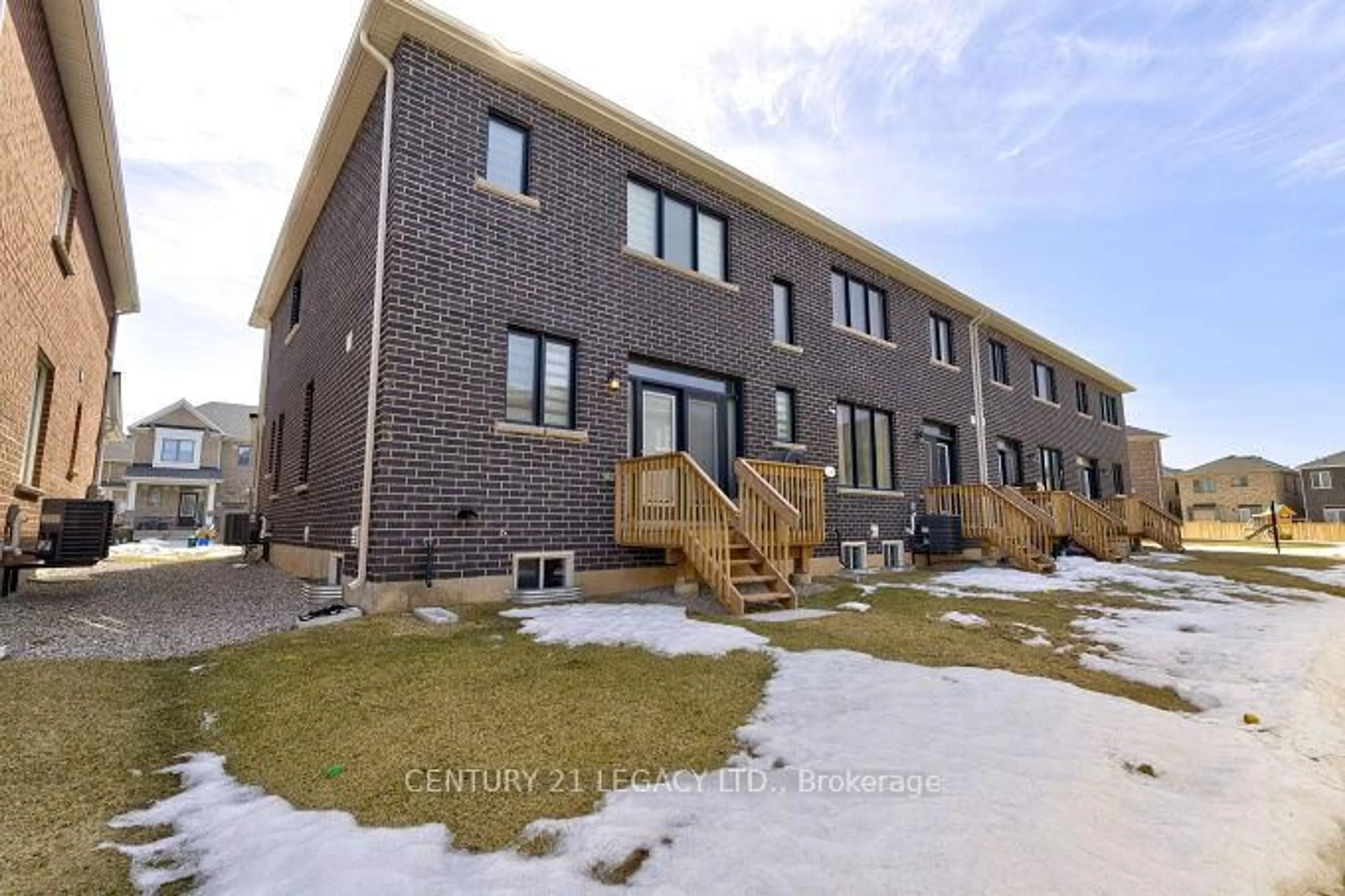 Home with brick exterior material, building for 1742 Thames Circ, Milton Ontario L9E 1Y5
