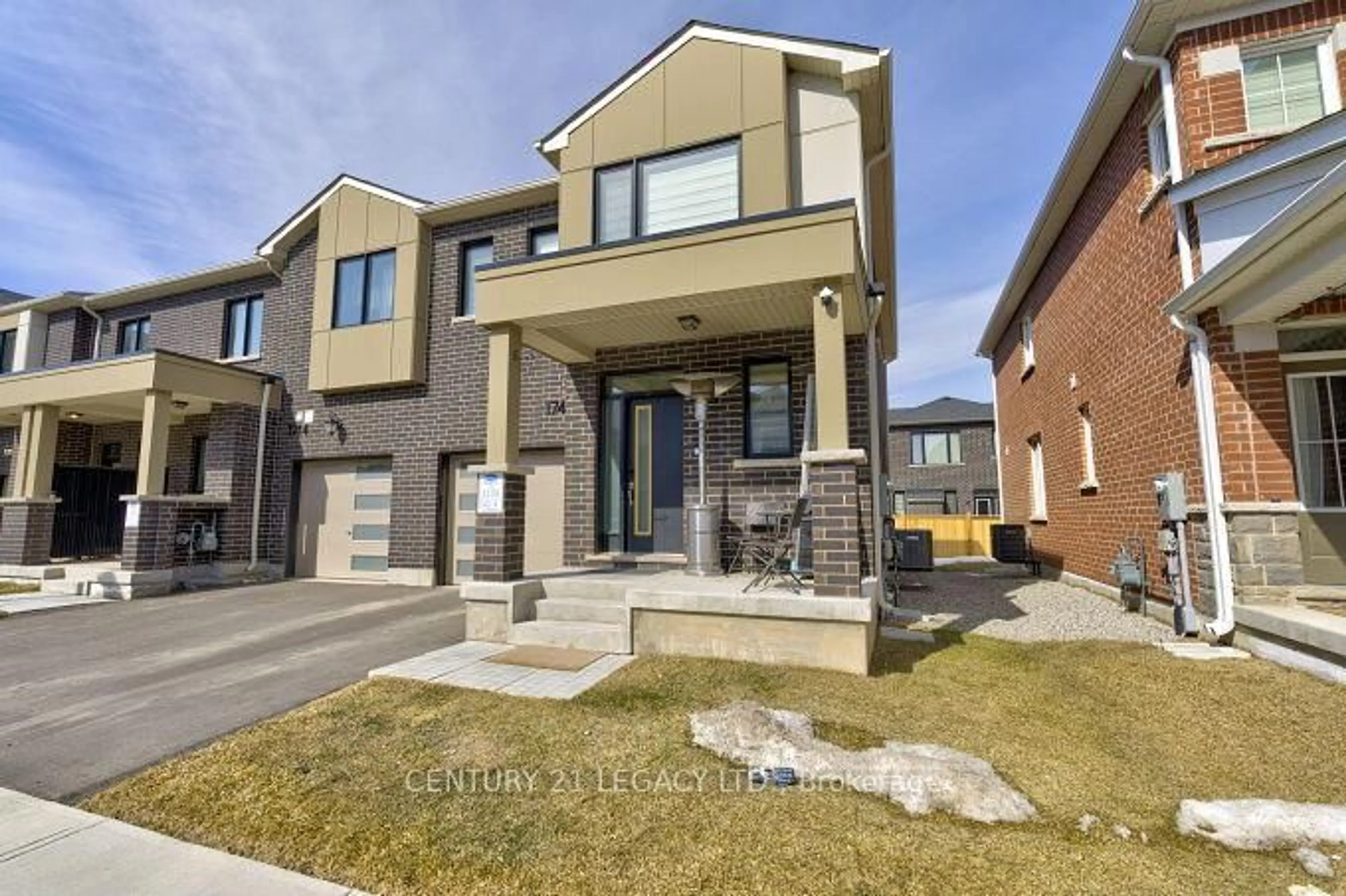 Home with brick exterior material, street for 1742 Thames Circ, Milton Ontario L9E 1Y5