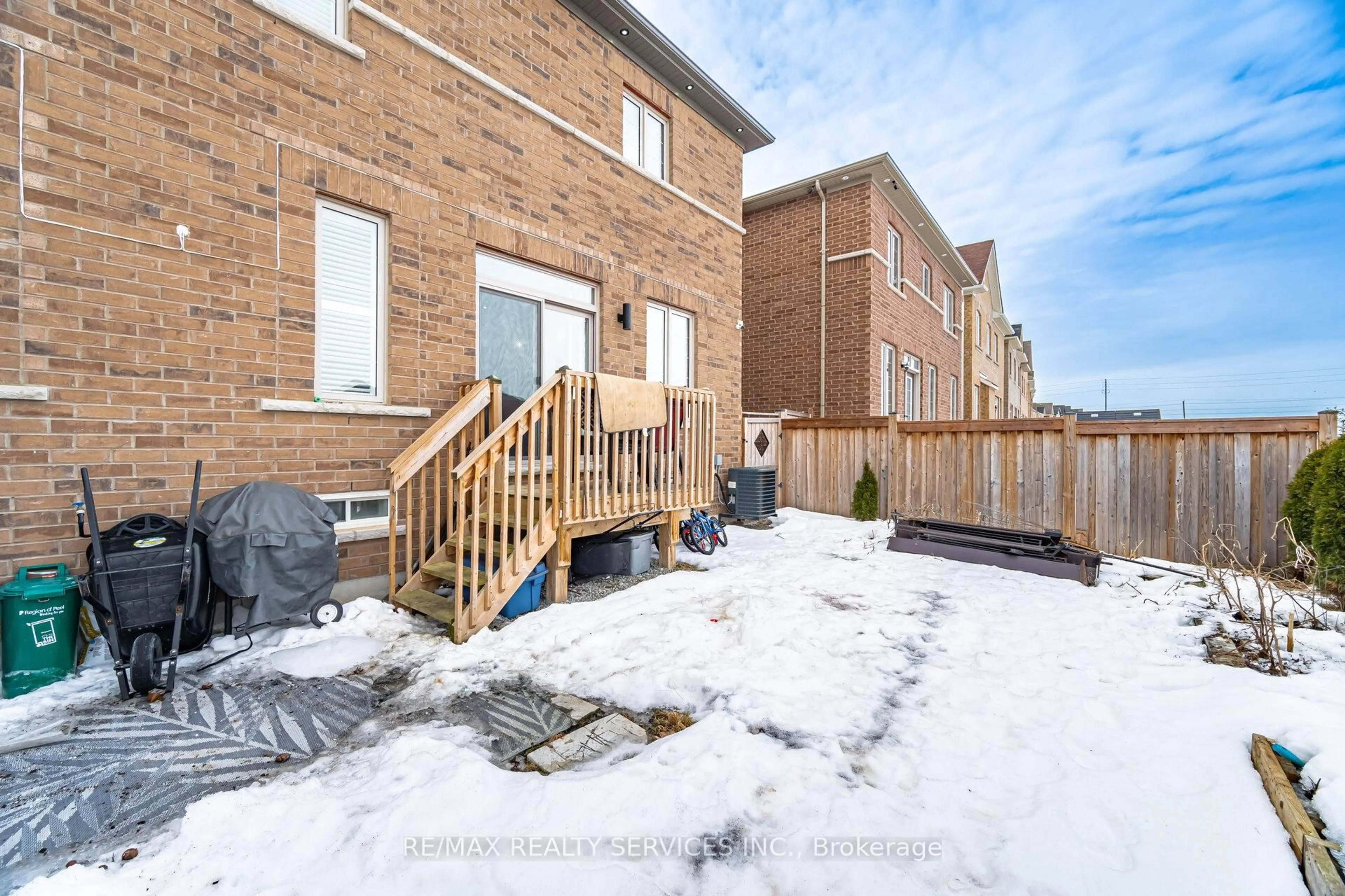 Patio, street for 17 BOATHOUSE Rd, Brampton Ontario L7A 5B5