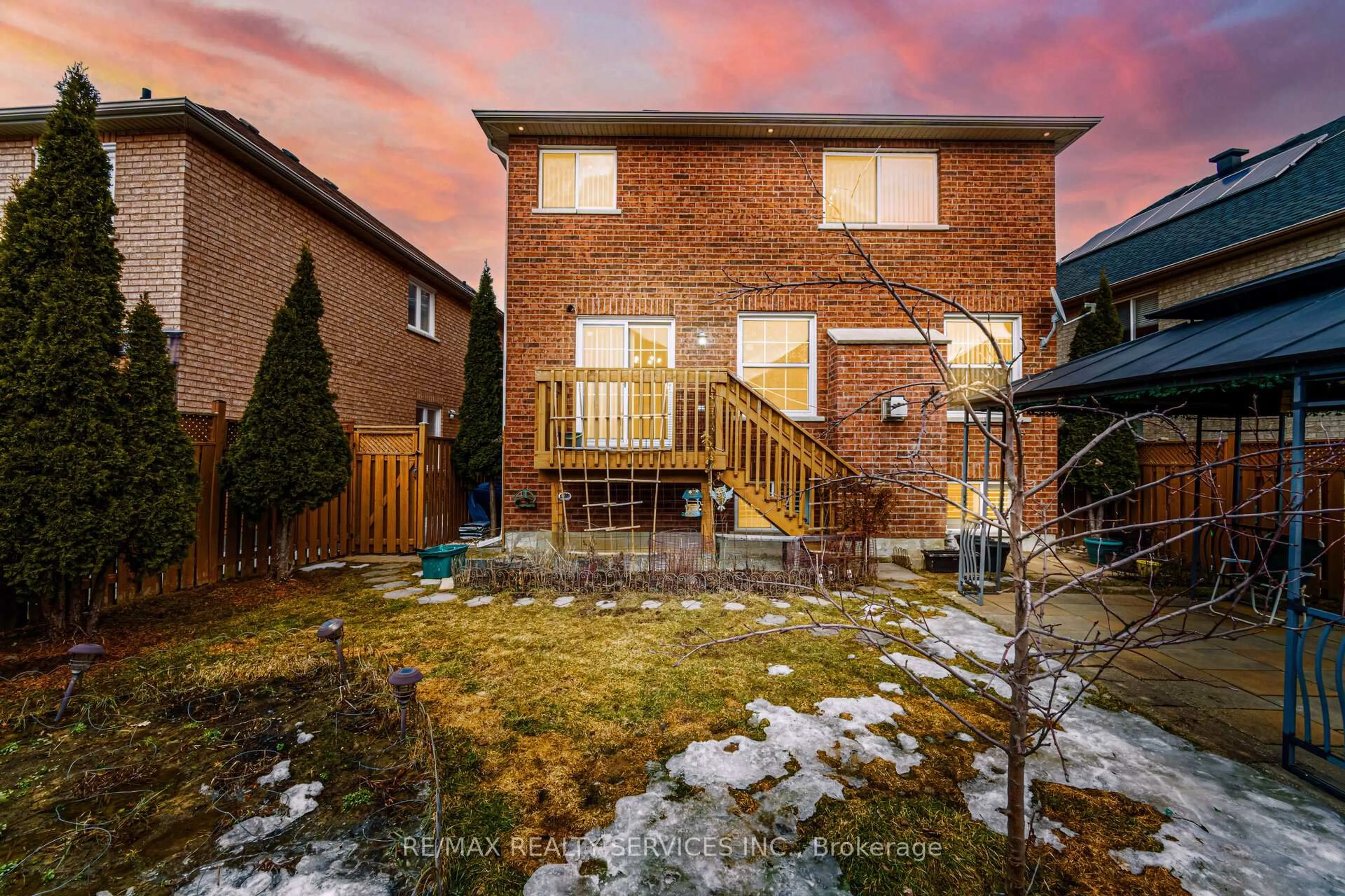 Patio, street for 19 RIVER ROCK Cres, Brampton Ontario L7A 2V2