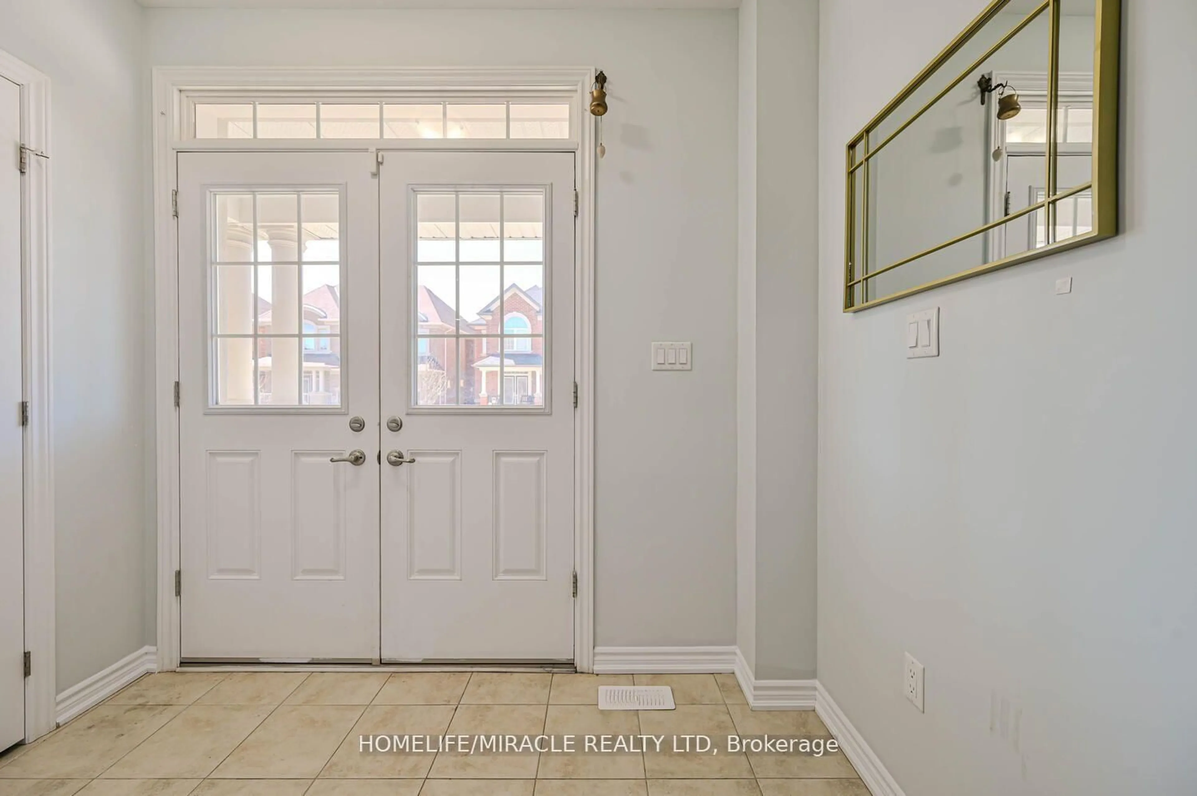 Indoor entryway for 21 Magical Rd, Brampton Ontario L7A 4P8