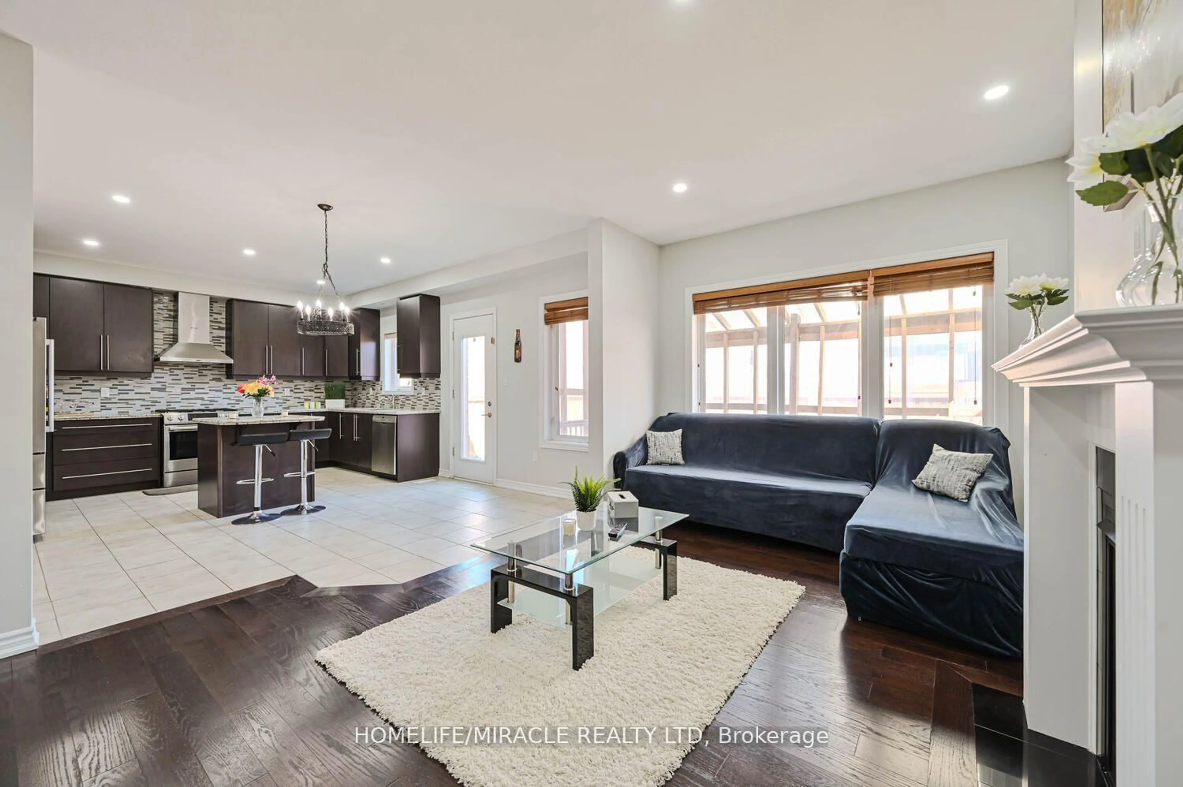 Open concept kitchen, unknown for 21 Magical Rd, Brampton Ontario L7A 4P8