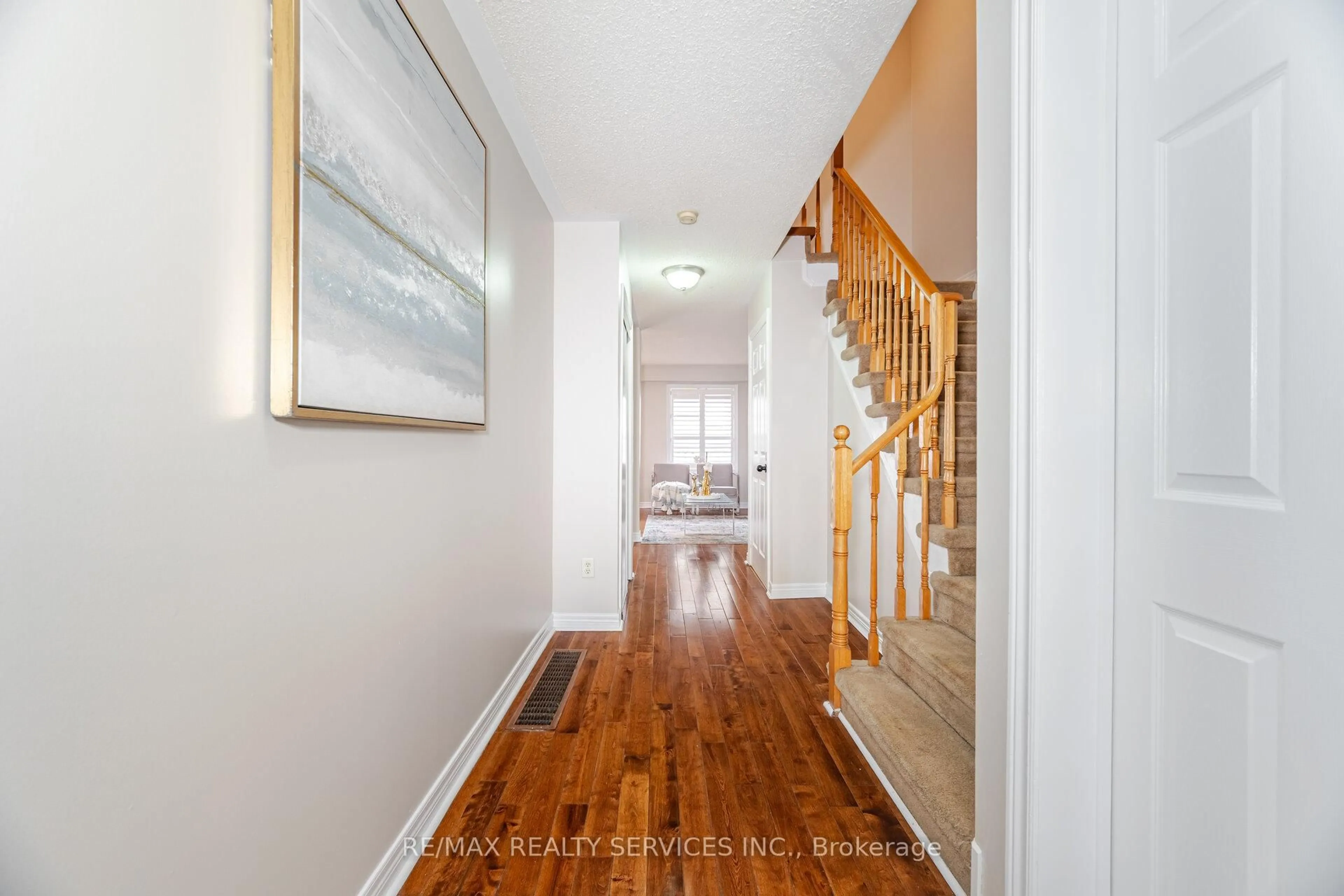 Indoor entryway for 30 Earl Grey Cres, Brampton Ontario L7A 2L1