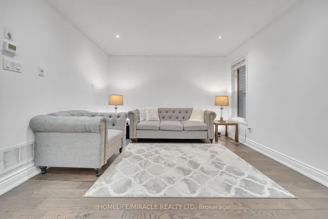 Additional image 32 of 93 Crystal Glen Cres