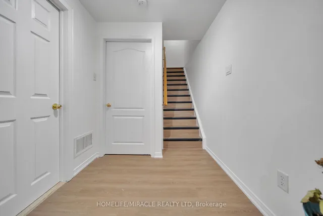 Additional image 8 of 93 Crystal Glen Cres