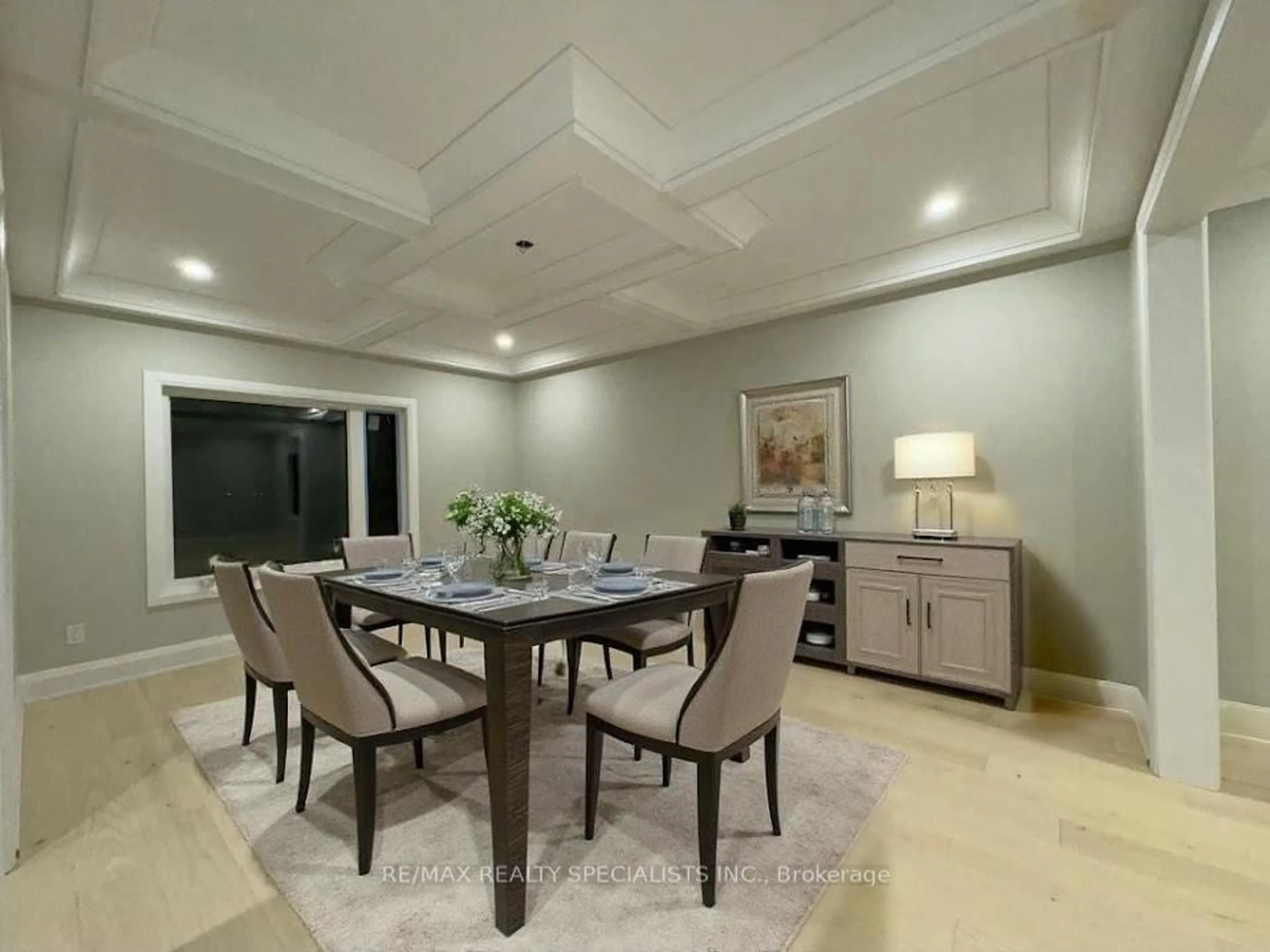 Dining room, unknown for 1264 St Marys Ave, Mississauga Ontario L5E 1H7