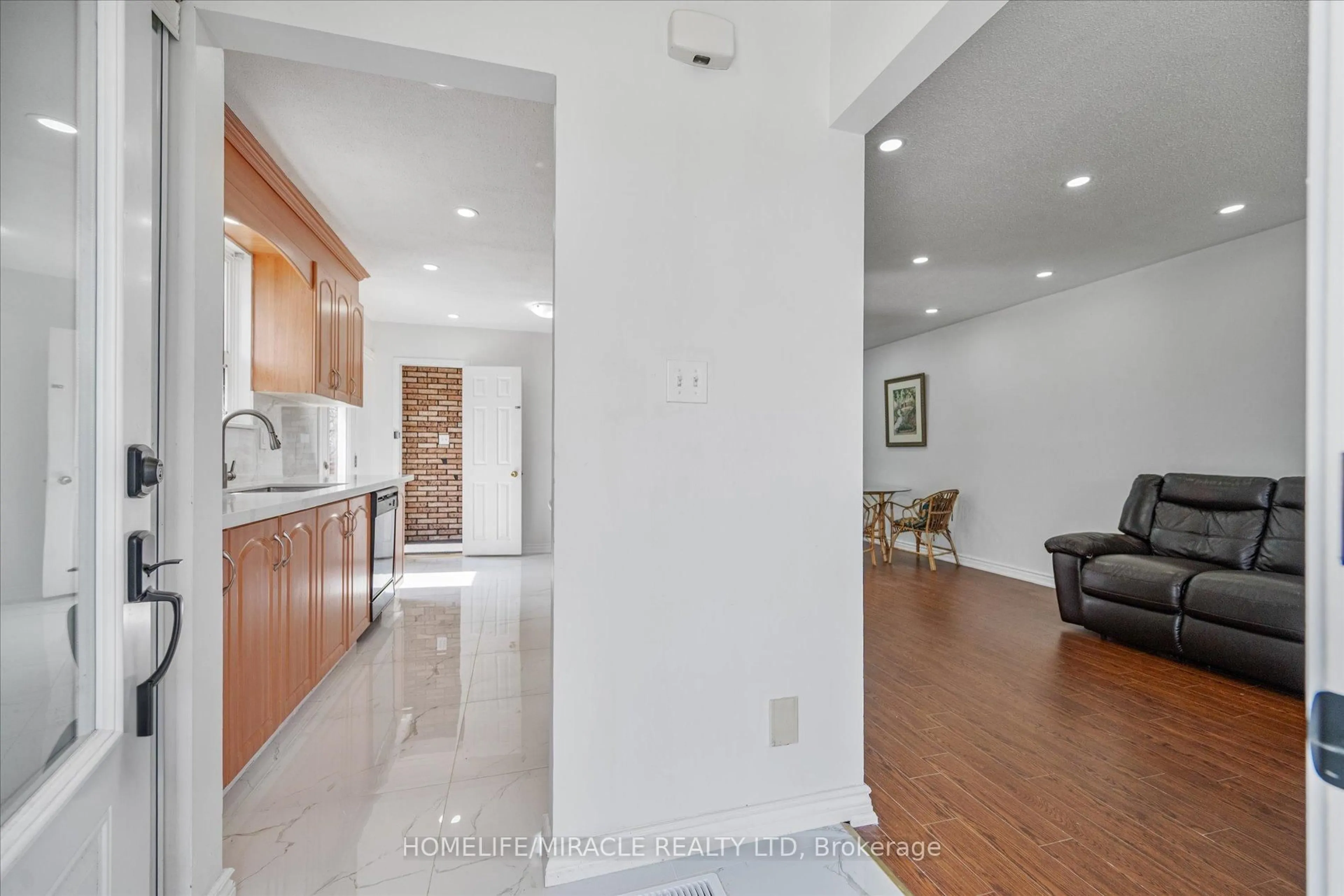 Unknown for 77 Juniper Cres, Brampton Ontario L6S 1J9