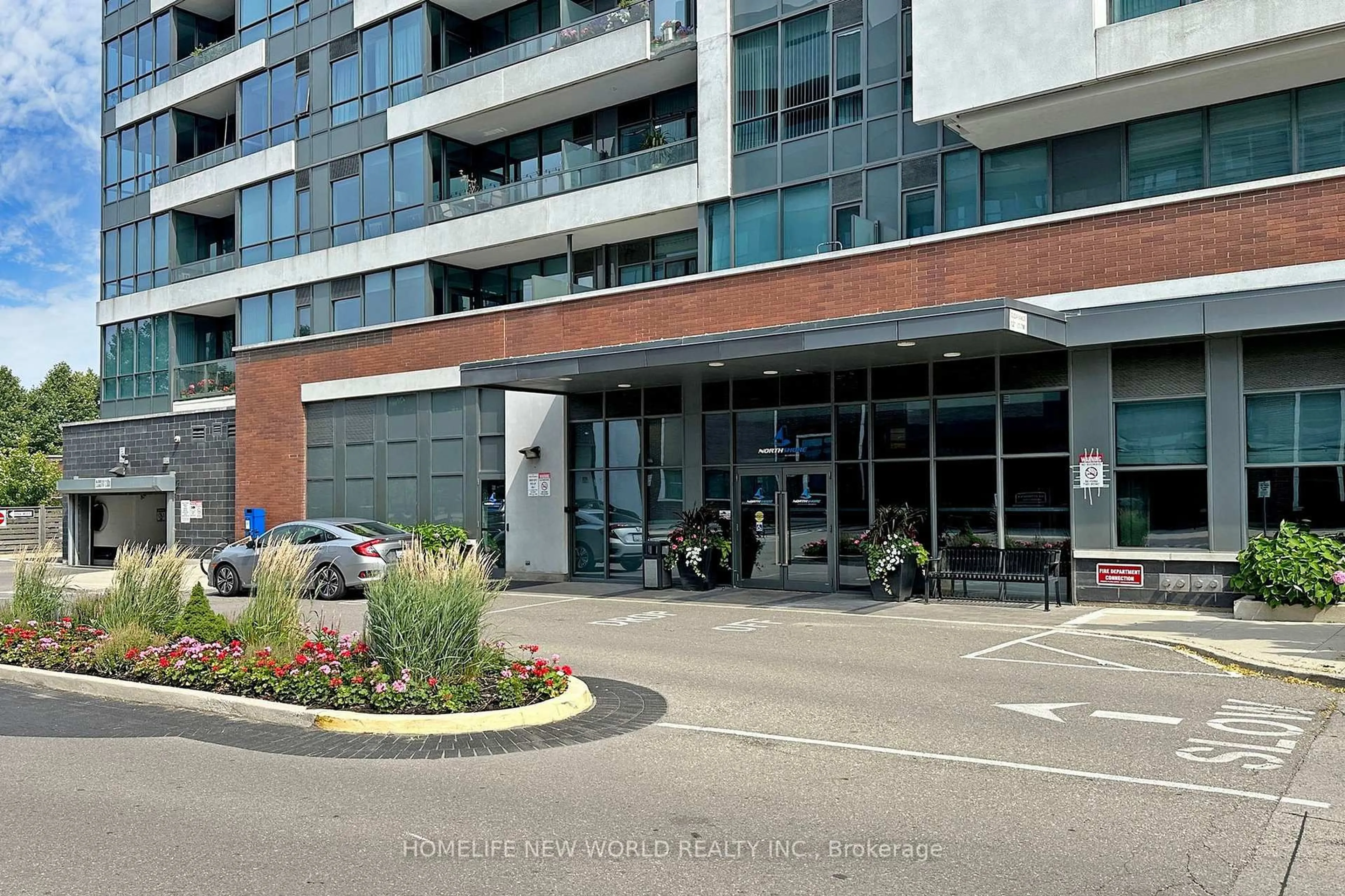 Indoor foyer for 1 Hurontario St #506, Mississauga Ontario L5G 0A3