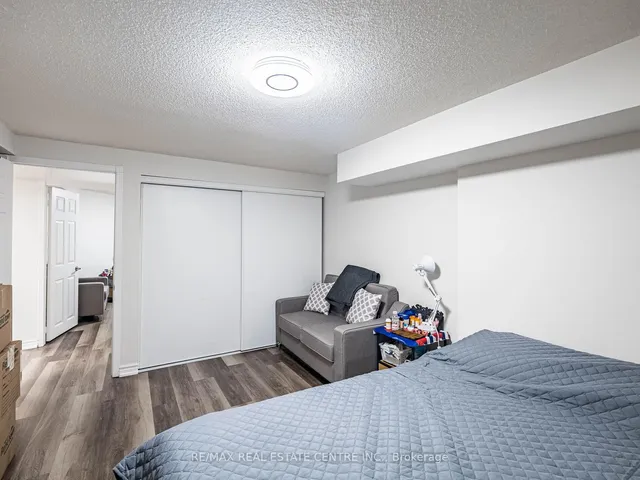 Additional image 7 of 4 Lord Simcoe Dr