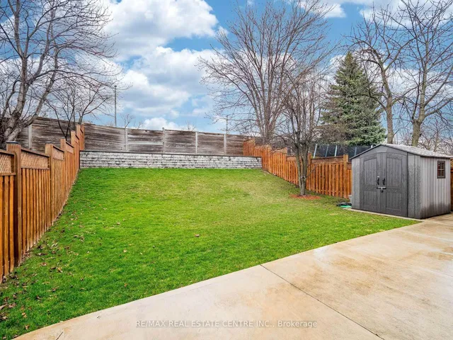 Additional image 2 of 4 Lord Simcoe Dr